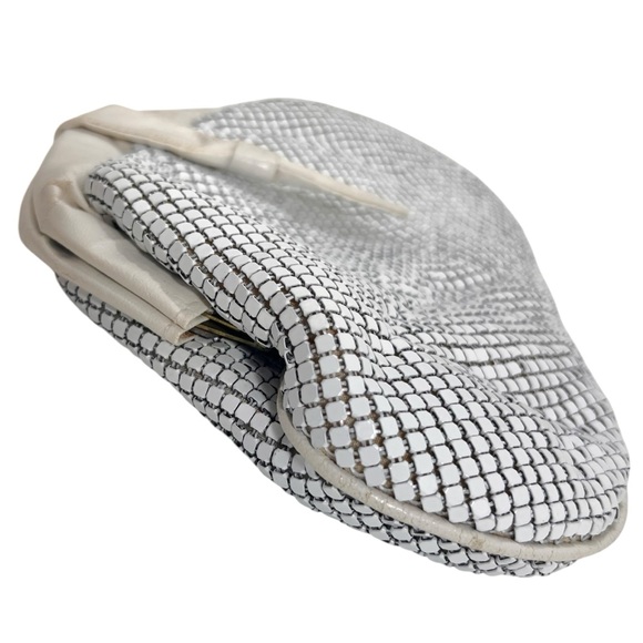 Vintage White Metal Mesh Clutch Purse - Picture 5 of 15